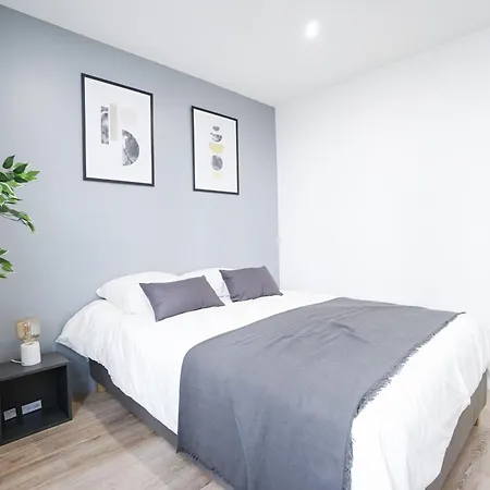 Spacious Family Duplex - Eiffel Tower *