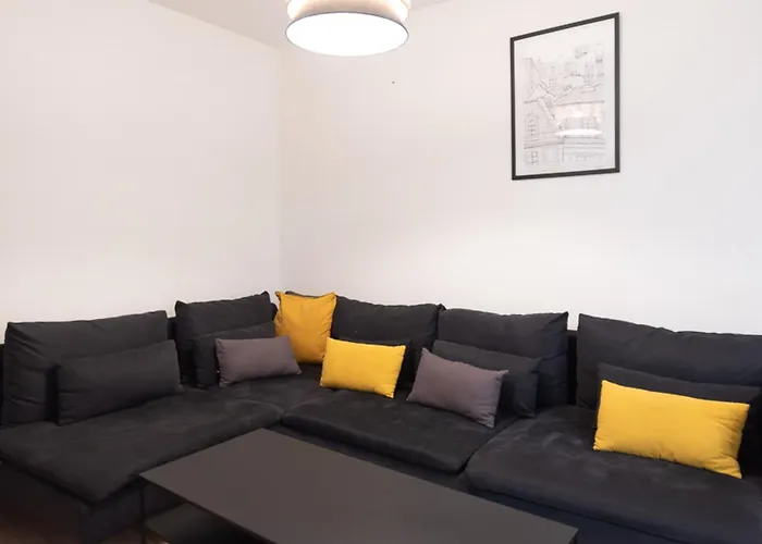 Spacious Family Duplex - Eiffel Tower Апартаменты